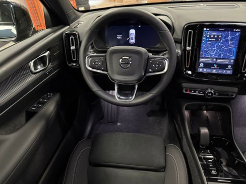 New 2026 Volvo XC40 B5 Ultra w/ Protection Package Premier image 24