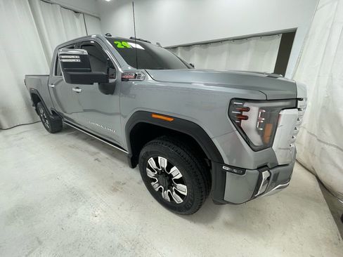 Used 2024 GMC Sierra 2500 Denali w/ Denali Reserve Package image 2