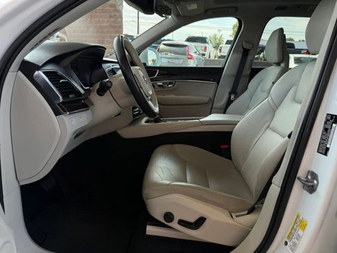 Used 2016 Volvo XC90 T6 Momentum w/ Momentum Plus Package AWD/4WD image 40