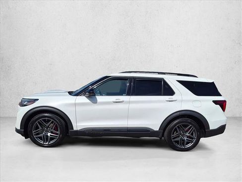 Used 2025 Ford Explorer ST AWD/4WD image 9