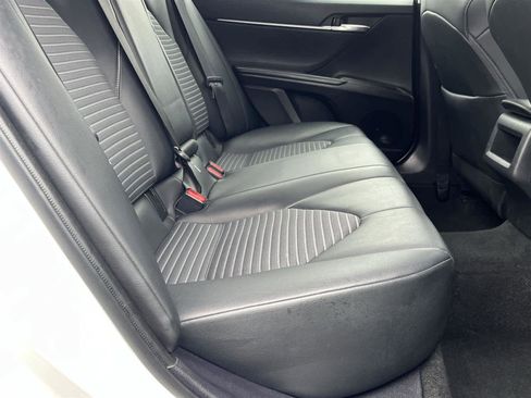 Used 2023 Toyota Camry SE image 16