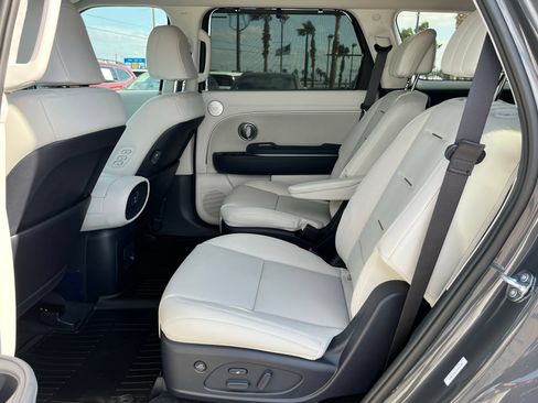 Certified 2026 Hyundai Palisade Calligraphy FWD image 18