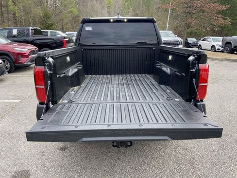 Used 2025 Toyota Tacoma SR image 9
