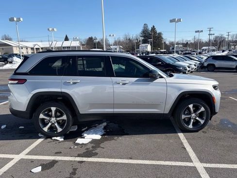 New 2026 Jeep Grand Cherokee Limited image 9