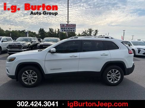 Used 2019 Jeep Cherokee Latitude w/ Cold Weather Group AWD/4WD image 5