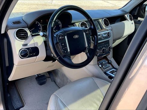 Used 2016 Land Rover LR4 HSE LUX image 18