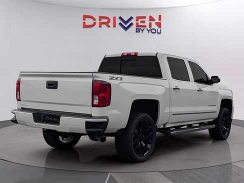 Used 2017 Chevrolet Silverado 1500 LTZ Z71 w/ LTZ Plus Package AWD/4WD image 5