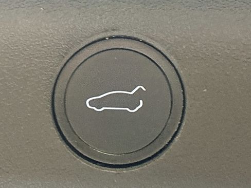 Used 2021 Tesla Model Y Long Range image 14