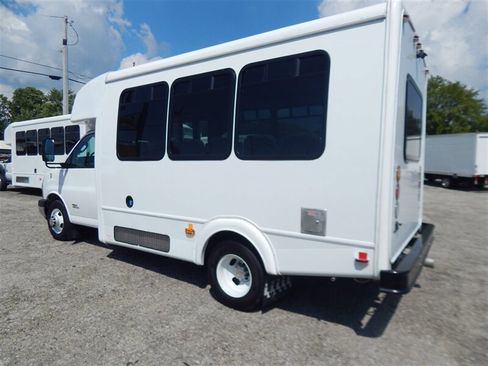 Used 2016 Chevrolet Express 4500 w/ Shuttle Bus Package image 2