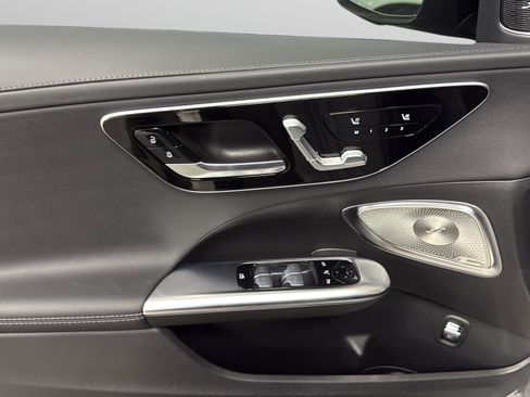 Used 2025 Mercedes-Benz C 300 Sedan image 11