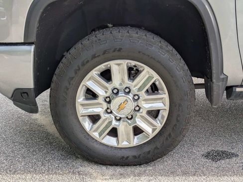 Used 2025 Chevrolet Silverado 2500 High Country w/ High Country Premium Package AWD/4WD image 12