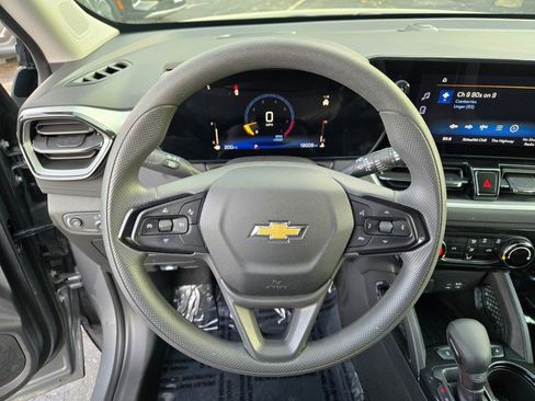 Used 2025 Chevrolet TrailBlazer LT image 30