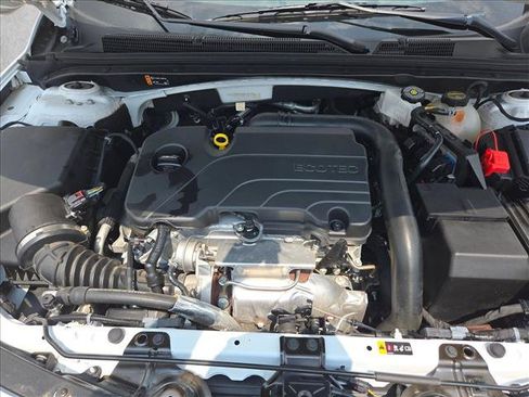 Used 2025 Chevrolet Malibu LT FWD image 23