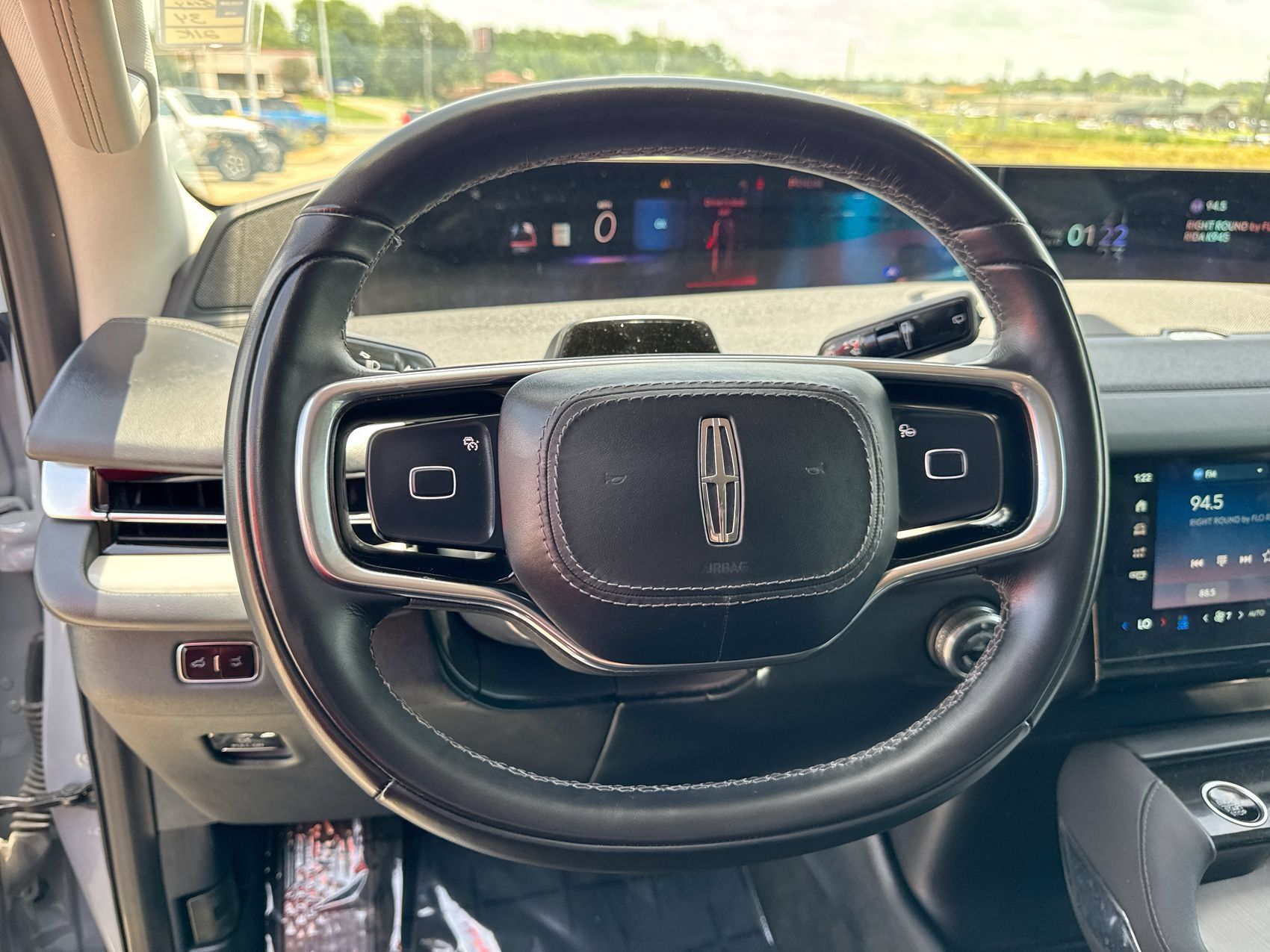 Used 2025 Lincoln Navigator Reserve AWD/4WD image 14