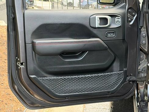 Used 2021 Jeep Wrangler Unlimited Rubicon AWD/4WD image 30