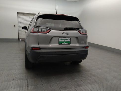 Used 2019 Jeep Cherokee Latitude Plus w/ Comfort/Convenience Group image 6
