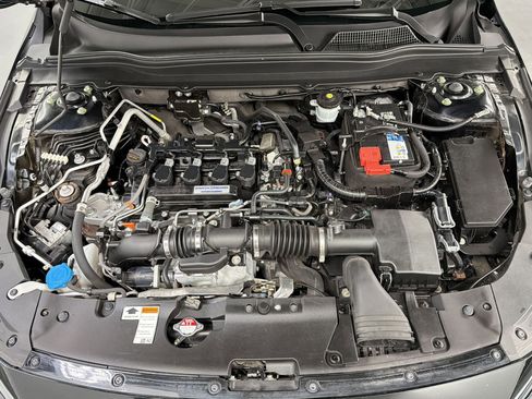 Used 2018 Honda Accord Touring image 27