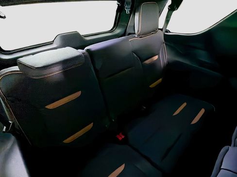 Used 2024 GMC Yukon AT4 w/ Technology Package image 30