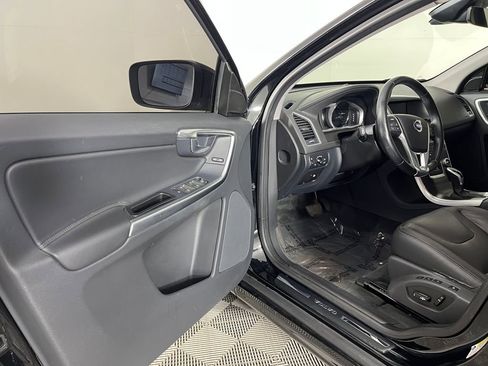 Used 2016 Volvo XC60 T5 Premier image 10