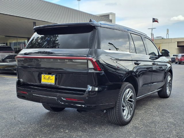 New 2026 Lincoln Navigator Reserve AWD/4WD image 2