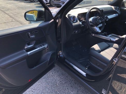 New 2026 Mercedes-Benz GLB 250 4MATIC image 11