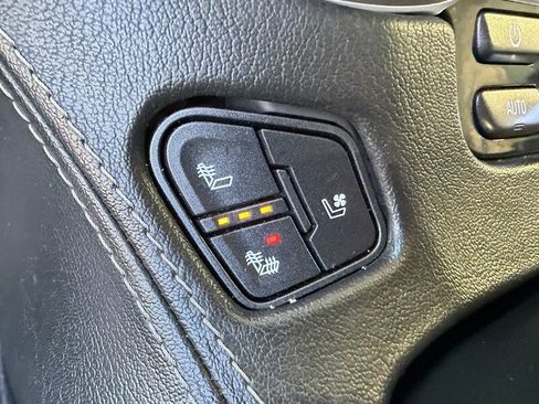 Used 2018 GMC Yukon Denali w/ Denali Ultimate Package AWD/4WD image 26