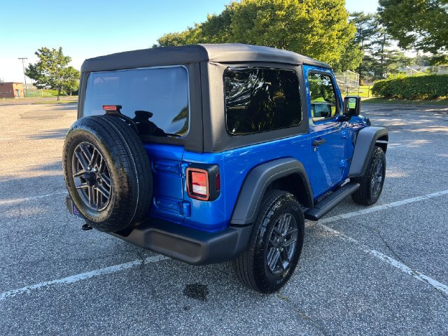 Used 2025 Jeep Wrangler Sport AWD/4WD image 11