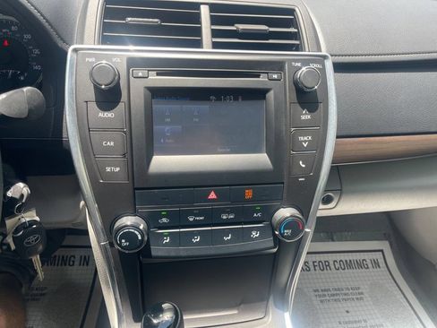 Used 2016 Toyota Camry LE FWD image 13