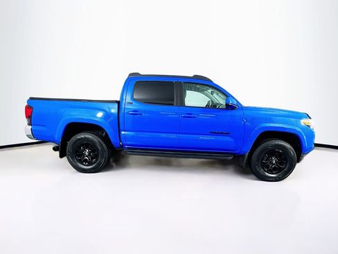 Used 2021 Toyota Tacoma SR5 w/ Blackout Package (TMS) image 11