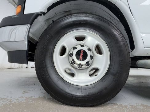 Used 2025 GMC Savana 2500 w/ Driver Convenience Package RWD image 13