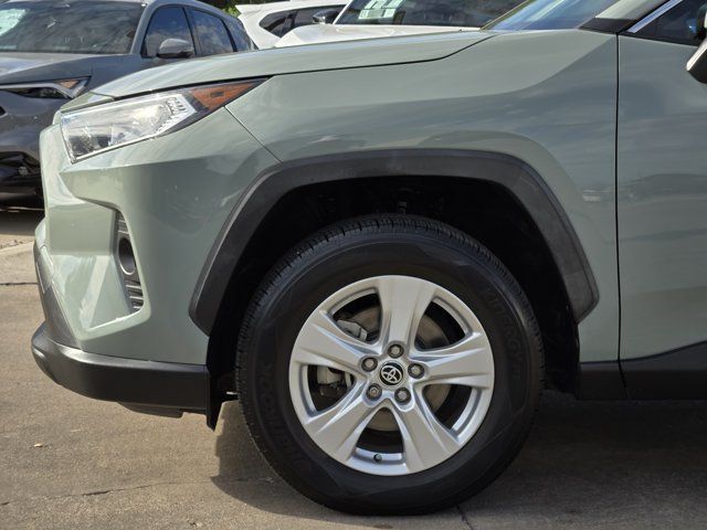 Used 2021 Toyota RAV4 XLE w/ Convenience Package AWD/4WD image 10