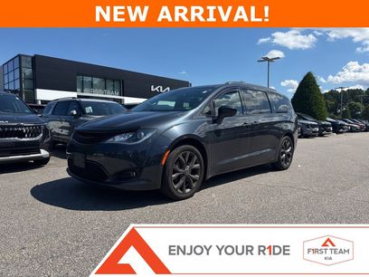 Used 2020 Chrysler Pacifica Touring-L w/ Advanced Safetytec Group