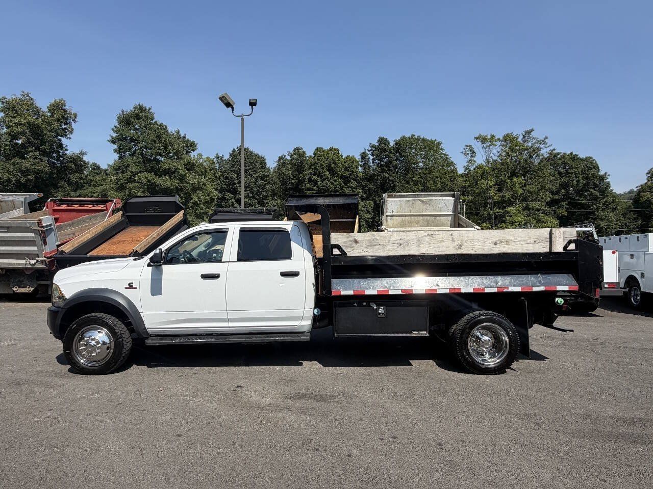Used 2015 RAM 5500 Tradesman w/ Ambulance Prep Group RWD image 3