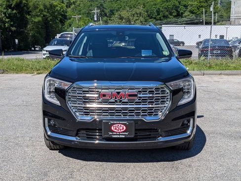 Used 2024 GMC Terrain Denali w/ Black Diamond Edition AWD/4WD image 11