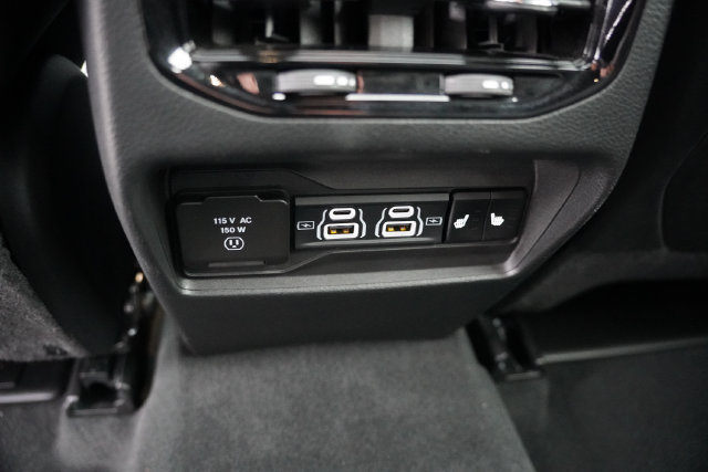 Certified 2024 Jeep Grand Cherokee Limited w/ Luxury Tech Group II AWD/4WD image 19