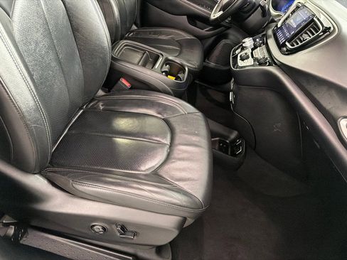Used 2020 Chrysler Pacifica Touring-L AWD/4WD image 21