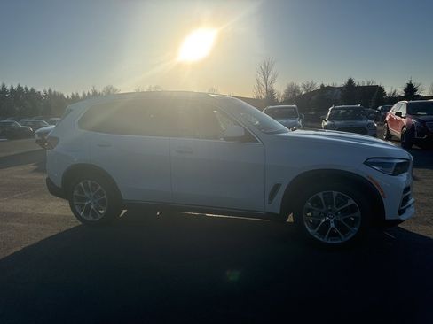Used 2023 BMW X5 xDrive40i w/ Premium Package image 6