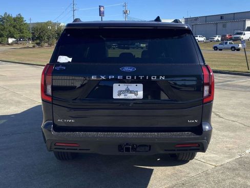 New 2025 Ford Expedition Max Active RWD image 4