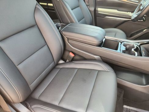 Used 2026 Chevrolet Traverse LT w/ Sun and Wheel Package FWD image 15