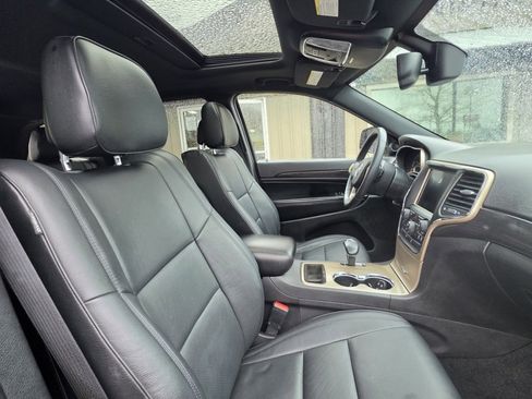 Used 2014 Jeep Grand Cherokee Laredo w/ Security & Convenience Group AWD/4WD image 15