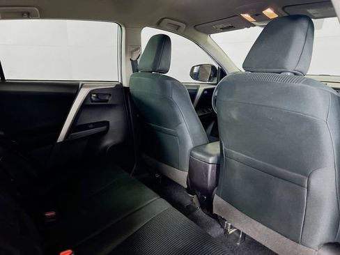 Used 2018 Toyota RAV4 LE image 9