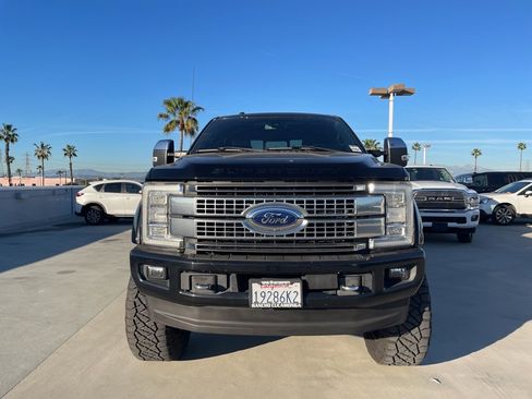 Used 2017 Ford F250 Platinum w/ Platinum Ultimate Package image 6