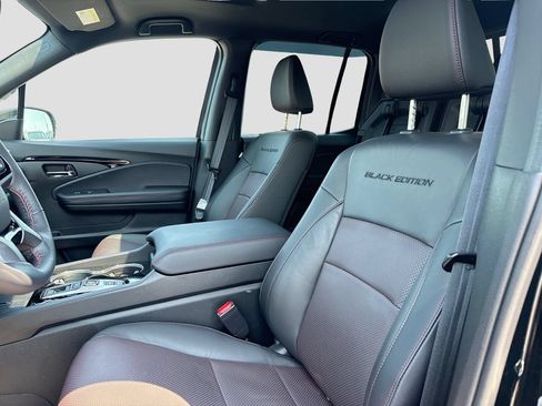 Used 2025 Honda Ridgeline Black Edition image 10