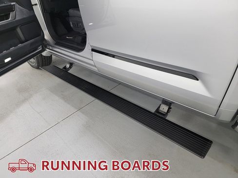 Used 2024 Toyota Tundra Platinum AWD/4WD image 31