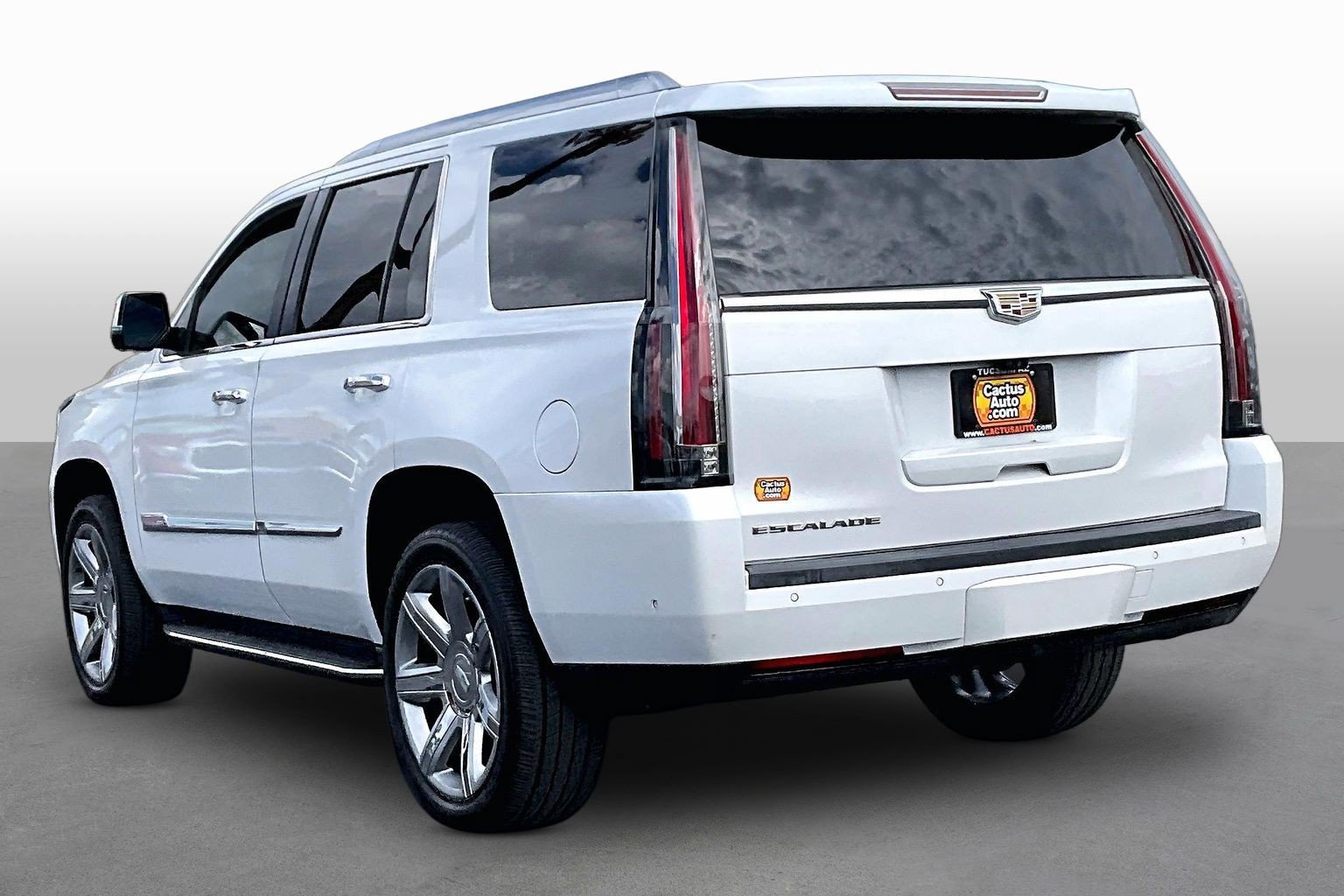 Used 2018 Cadillac Escalade Luxury AWD/4WD image 11