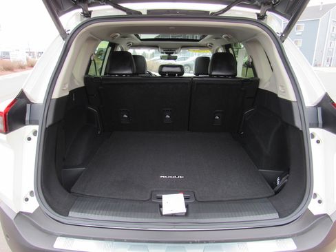 Used 2023 Nissan Rogue SV w/ SV Premium B Package image 42