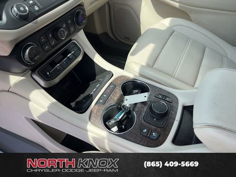 Used 2020 GMC Acadia Denali w/ Trailering Package FWD image 10