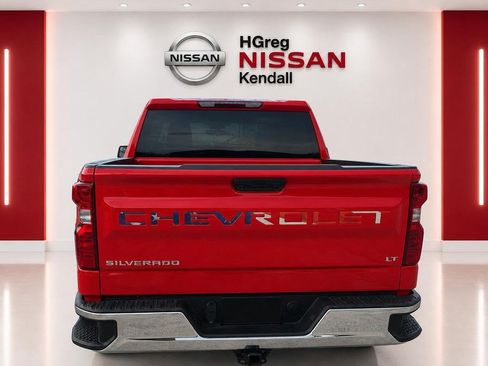 Used 2023 Chevrolet Silverado 1500 LT AWD/4WD image 8