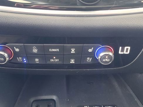 Used 2019 Buick Enclave Avenir FWD image 40