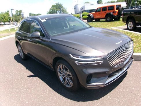 Used 2025 Genesis GV70 2.5T AWD/4WD image 2